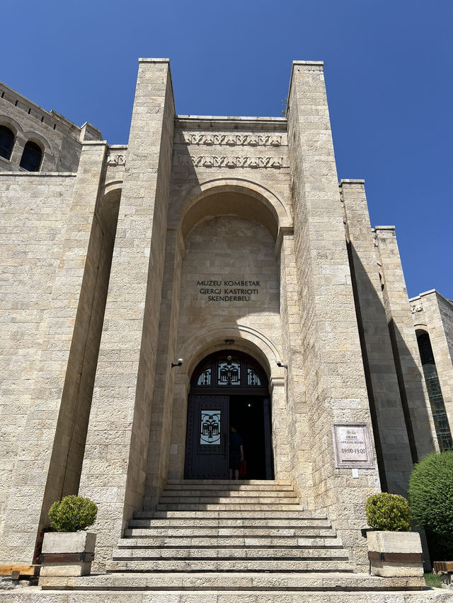 🇦🇱 阿爾巴尼亞斯坎德培博物館（Skanderbeg Museum） ⚔️