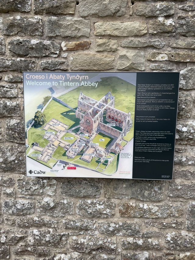 The Monumental Tintern Abbey, How Can A Ruin Be So Mesmerising?!