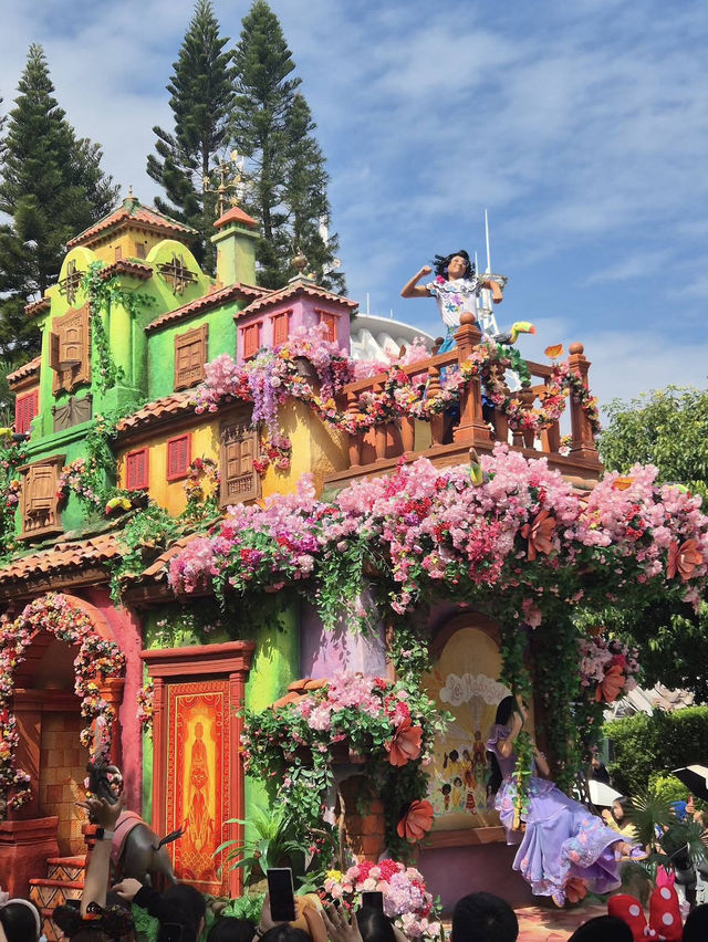 ✨ Thrills, adventure, and imagination come alive! 🎢🔥🐉 ✨ Thrills, adventure, and imagination come alive! 🎢🔥🐉