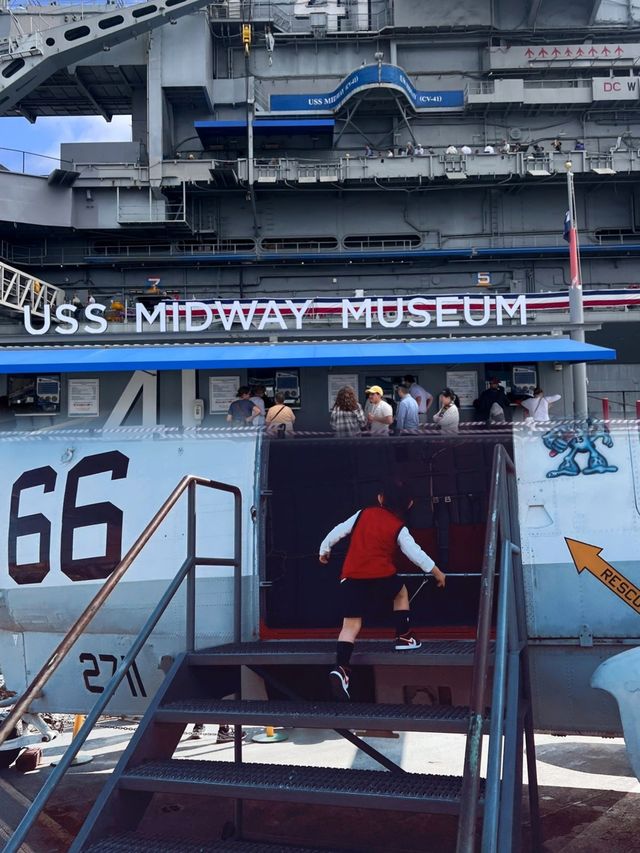 如果你是軍事愛好者，一定不要錯過中途島號航母博物館