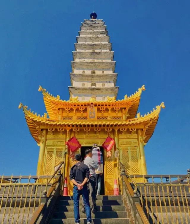 Jizu Mountain is so beautiful and full of spirituality