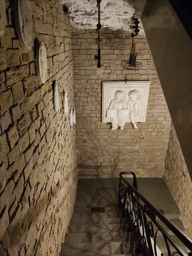 藏身於酒店裡的奧加美術館——