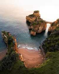 Discover Portugal's Best-Kept Secret: The Hidden Treasures of Praia dos Estudantes! 🐚✨