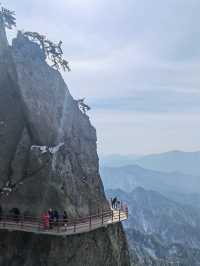 老君山的絕壁棧道