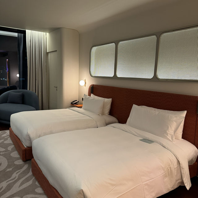 「The Standard」：曼谷CBD最高酒店，享受動感日夜景色