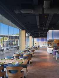 🌴 Langkawi's Aloft: A Tech-Savvy Tropical Retreat 🌞