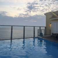 沖繩Vessel Hotel Campana Okinawa：獨特設計美麗海邊