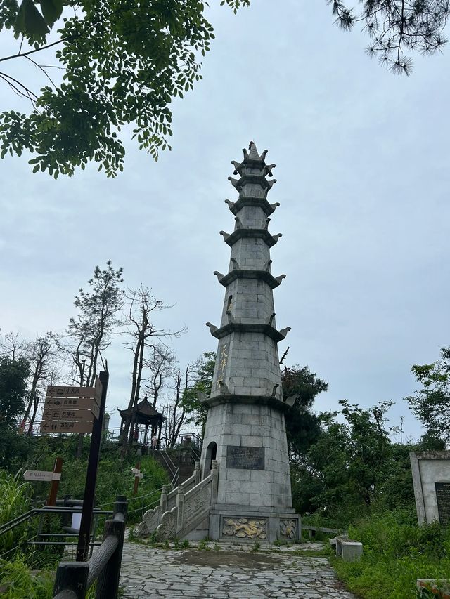 奇險清幽 水秀峰奇——丹東天華山一日遊