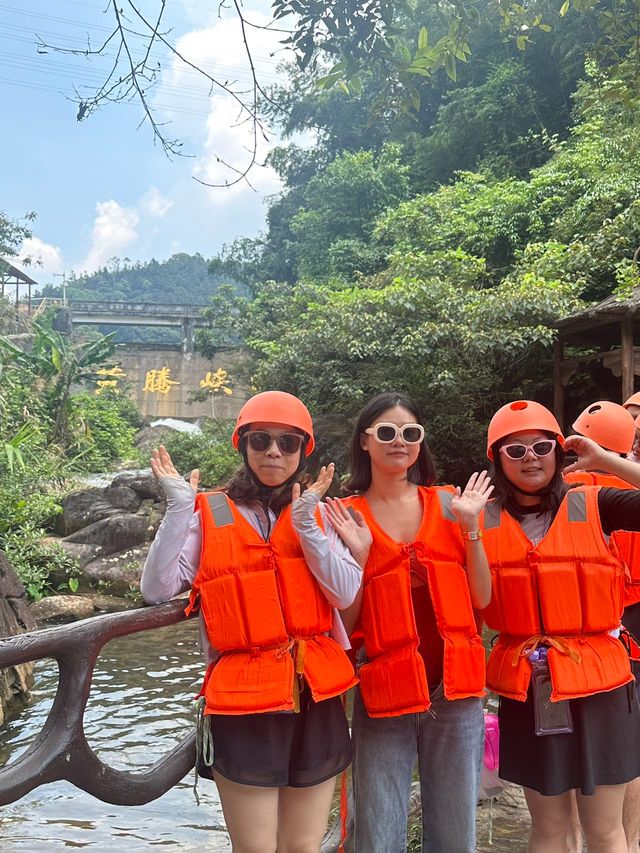 ​黃騰峽漂流，刺激與歡樂之旅