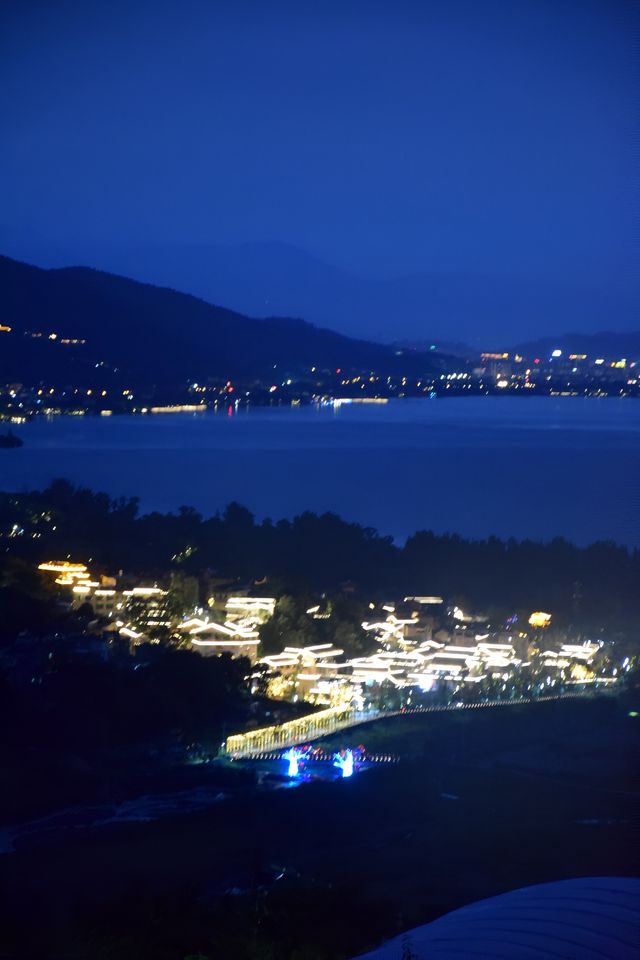 喺西昌!啱啱退房!入住咗17°C嘅邛海邊嘅...。