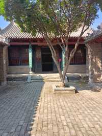 全國重點文保單位，中國唯一完整保存至今的清代知府衙門。南陽府衙始建於元朝，距今已有七百五十多年歷史。