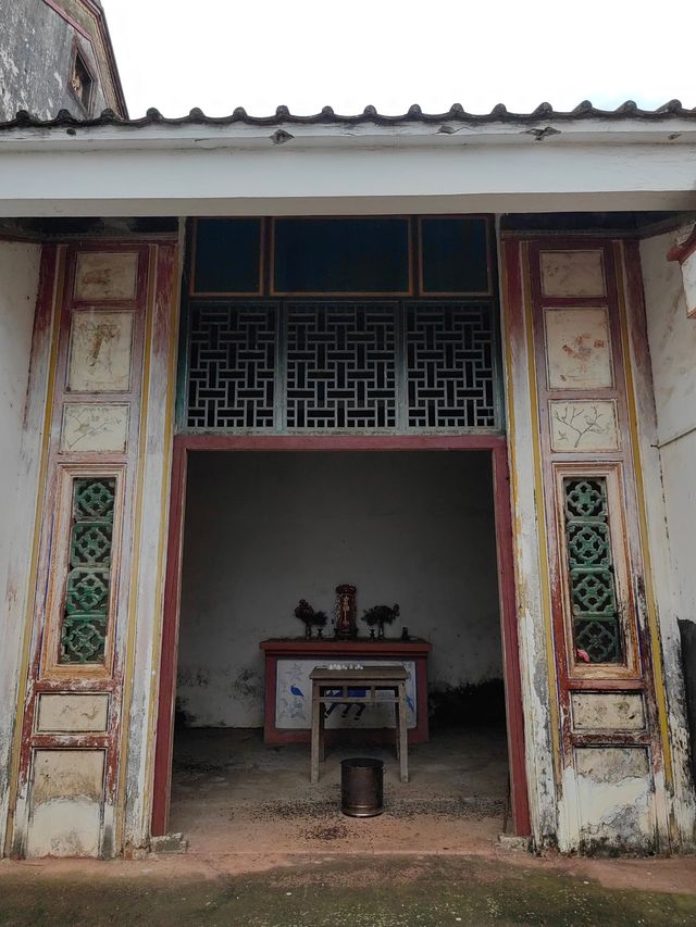 廣東雷州祿切村誠齋公祠。