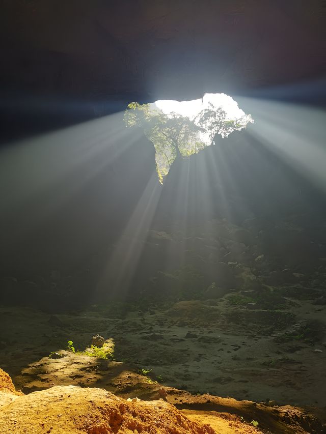 弄響天坑，陽光不會遺漏的地方。。