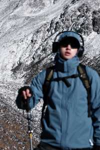 野馬海子徒步—遇見雪山下的藍冰湖泊