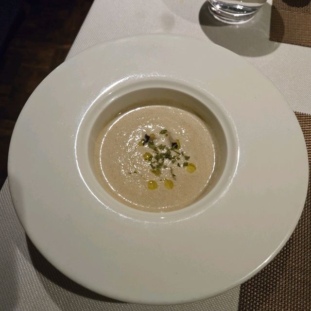 Delicious weastern food and wine in Jiangyin