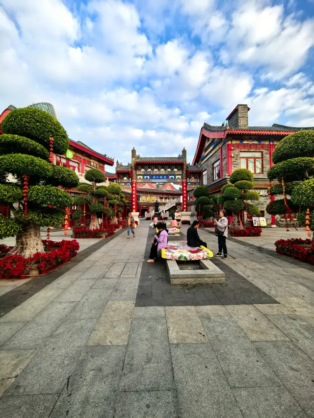 Hainan Trip - Haikou Flower Island Food Street
