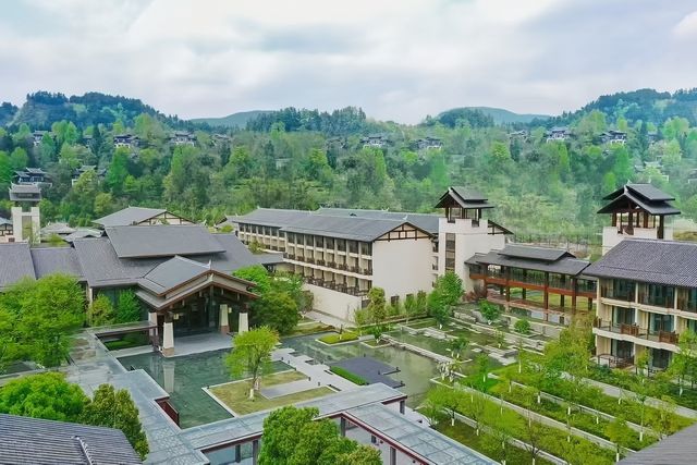 在貴州，有一種春和景明叫石阡溫泉