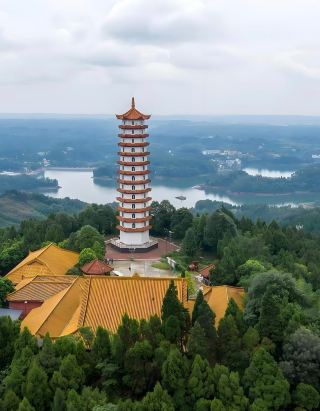 A place to lose yourself—Renshou Heilongtan