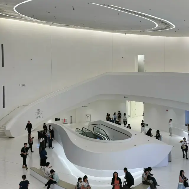 🚀港澳跨境48小時！闖入動畫般的限定時光✨演出×看展×美食全攻略