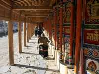 🌄 Xiahe: Tibetan Spirituality, Art & Grasslands in One Peaceful Village 🛕✨