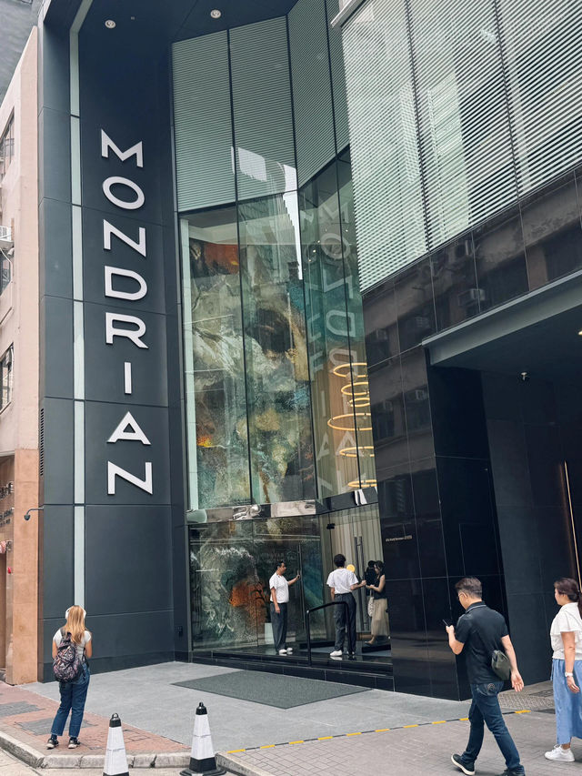 遛娃玩轉香港，今次最驚喜的竟然是夢卓恩酒店的海景！作為City游鼻祖，香港的酒店體驗真的好重要～帶娃揀酒店，地段、乾淨、海景缺一不可，最期待的就是躺係床上睇維港🌊 