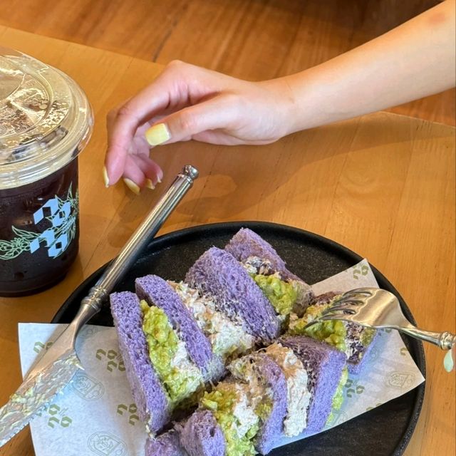 一頓儀式感十足的 Brunch，是我給自己最溫柔的旅行獎勵☕🌿