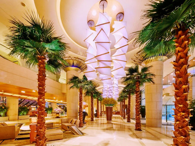 魔都奢華體驗】上海威斯汀大飯店:浦江之畔的五星級逸居** 魔都奢華體驗】上海威斯汀大飯店:浦江之畔的五星級逸居**