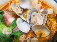 🌊 八斗子望海巷 × 小李子海鮮麵｜奢華版泡麵的極致體驗