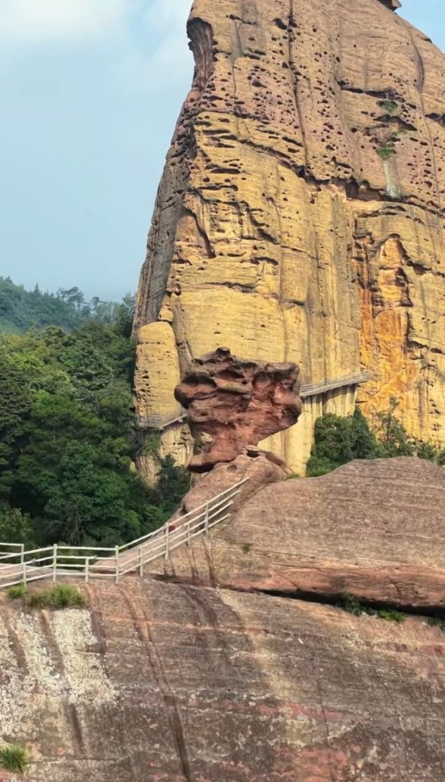弋陽龜峰景區:不可錯過的絕美風光 弋陽龜峰景區:不可錯過的絕美風光