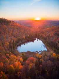俄譯芳名藏古韻，鍋盔山秋醉亞布力