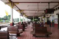 在曼谷百年車站搭火車去大城府~