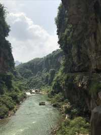 興義必打卡！穿越地球裂縫的瀑布仙境！   交通出行 地址：貴州省黔西南布依族苗族自治州興