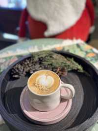 長白山絕美窗邊咖啡正對雪山河谷太出片