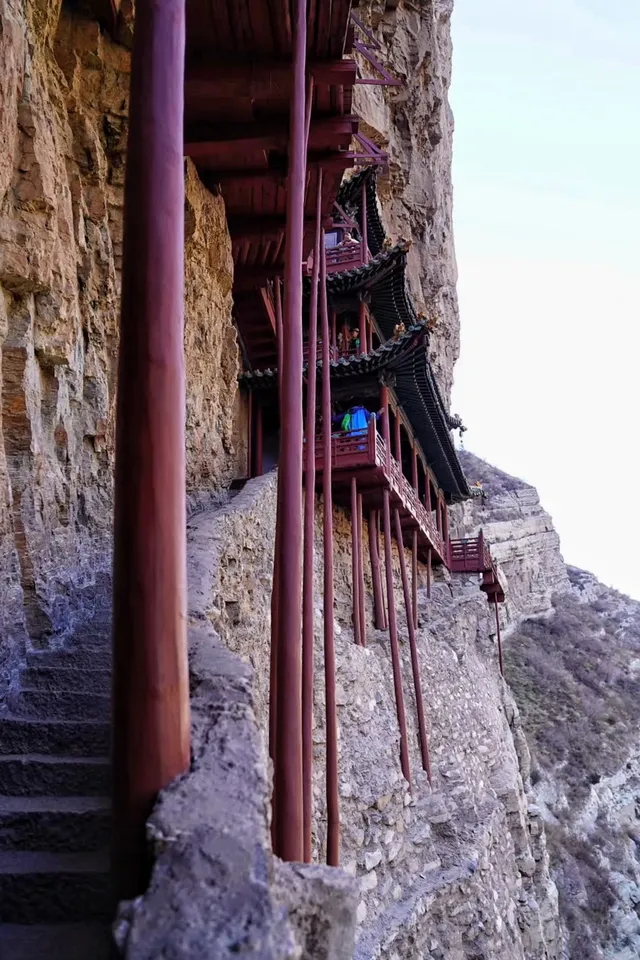 懸空寺|在峭壁上拍下信仰的“驚險與篤定” 懸空寺|在峭壁上拍下信仰的“驚險與篤定”
