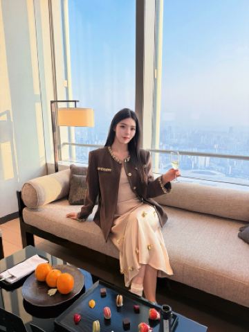 The Changsha Sky Hotel overlooks the Xiangjiang River from Niguyilu.