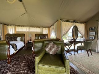 Serengeti Heartland Deified! Half Wild Wilderness, Half Five-Star Romance