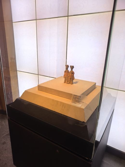 【 漢代副葬　金銅聖獣 】　洛陽博物館収蔵同手　コレクター所蔵 洛阳博物馆見学記 | Trip.com 洛陽