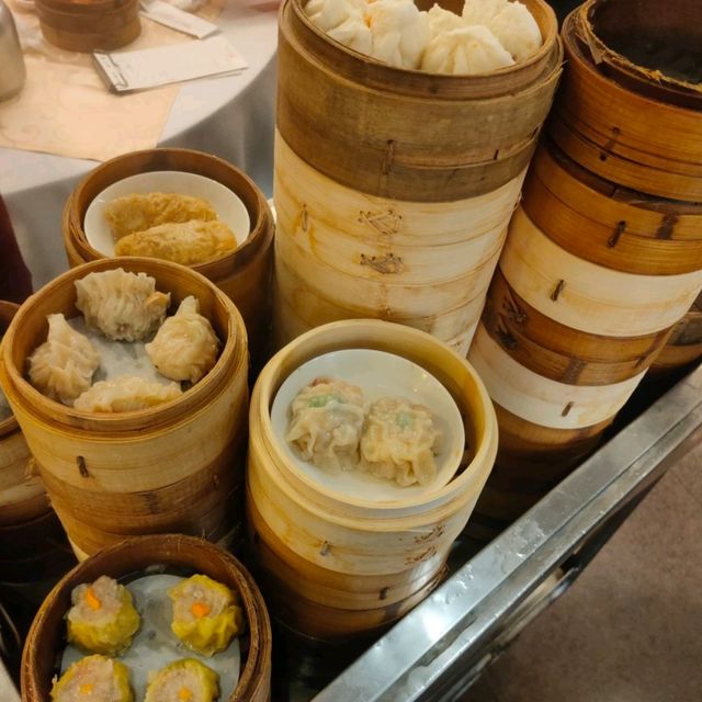 老字號兄弟飯店梅花廳飲茶