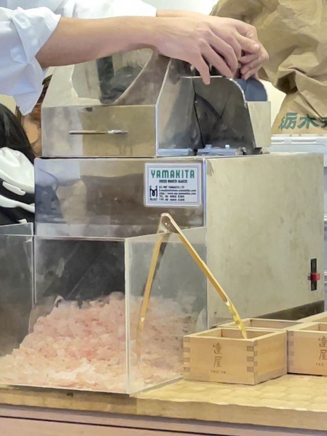 【大阪・梅田】ﾗﾝﾁﾀｲﾑ はたっぷりの店内削りたて鰹節を炊き立てご飯に乗せて♪  