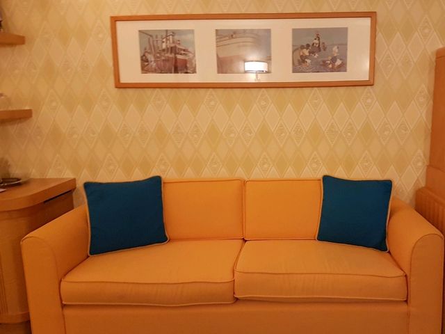 🇯🇵 Sleeping with Donald and Daisy