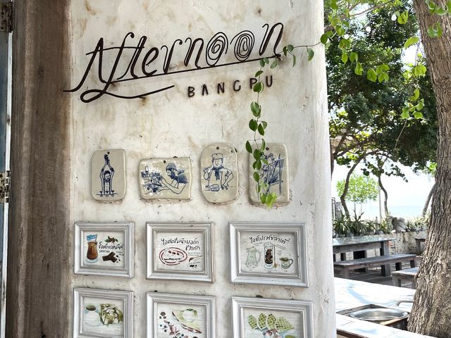 ร้านกาแฟน่ารัก บรรยากาศริมทะเล ชิลๆ ริมปากน้ำ