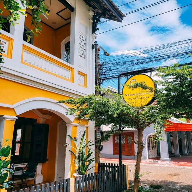 คาเฟ่ในตึกเก่าชิโนโปรตุเกส แขวงสะหวันนะเขต