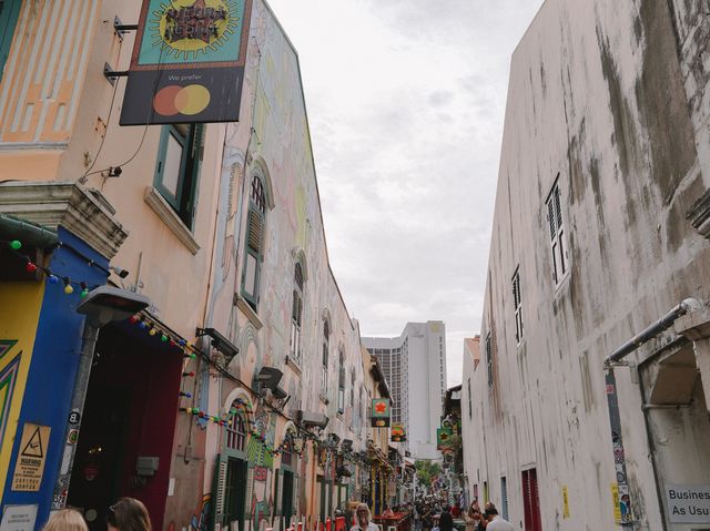 Haji Lane แหล่งรวมสตรีทอาร์ตสีสันฉูดฉาด