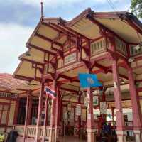 หัวหิน...สถานีรถไฟที่สวยที่สุดในไทย