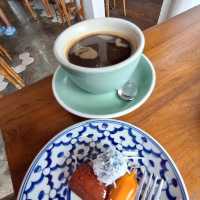 Baan Kao Nhom deserts and cafe