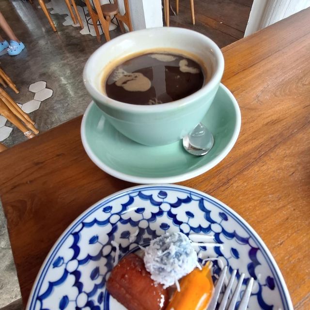 Baan Kao Nhom deserts and cafe