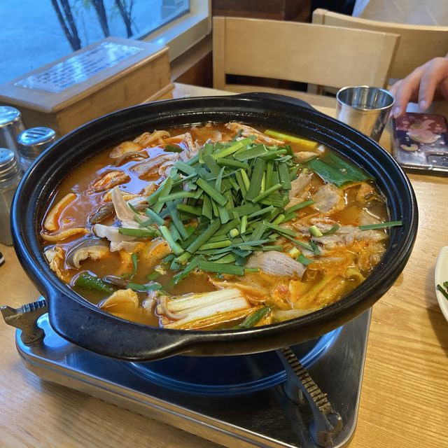 해외탐방 후 뜨끈하고 칼칼한 음식으로 추천하는 돈수백 북수원