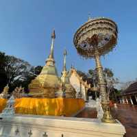 วัดพระธาตุ ดอยตุง สิ่งศักดิ์สิทธิ์ ปูชนียสถาน คู่เ