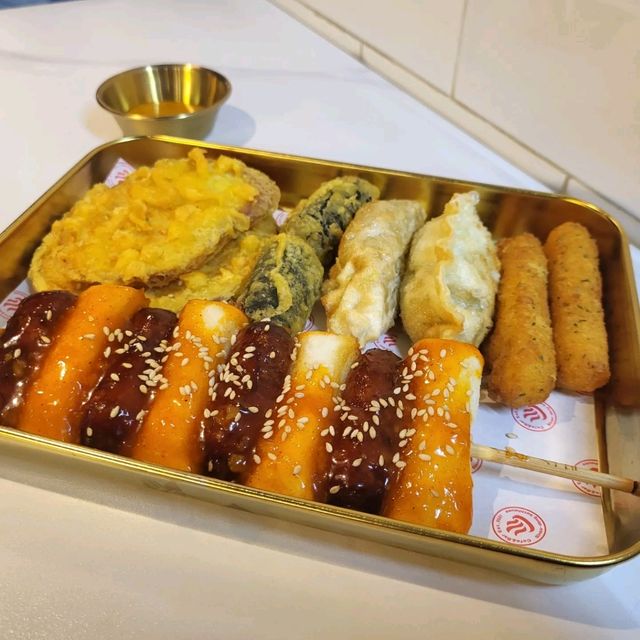 在韓式浴池內吃晚餐
