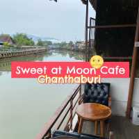 Sweet @moon 🌝 หวานจันทร์ คาเฟ่วิวดีริมน้ำจันทบูร
